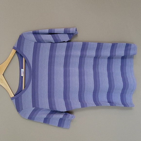 LuLaRoe Tops - Purple Lularoe tee